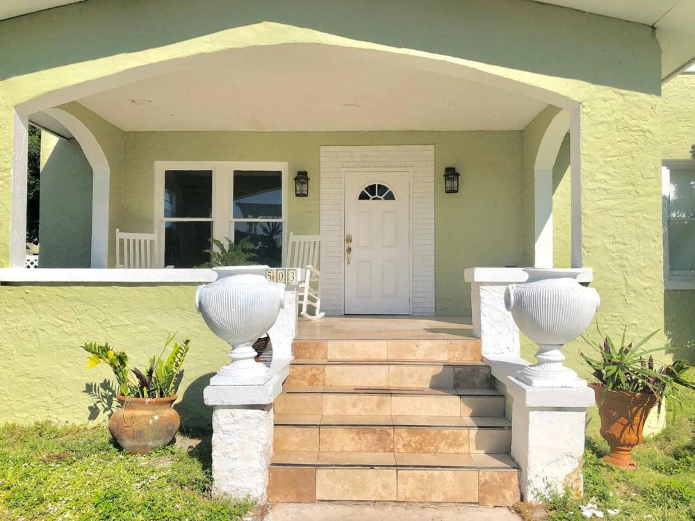 Spacious and Comfy Suite near MIA 2 Queen Beds